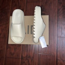 Yeezy Slides 10&11