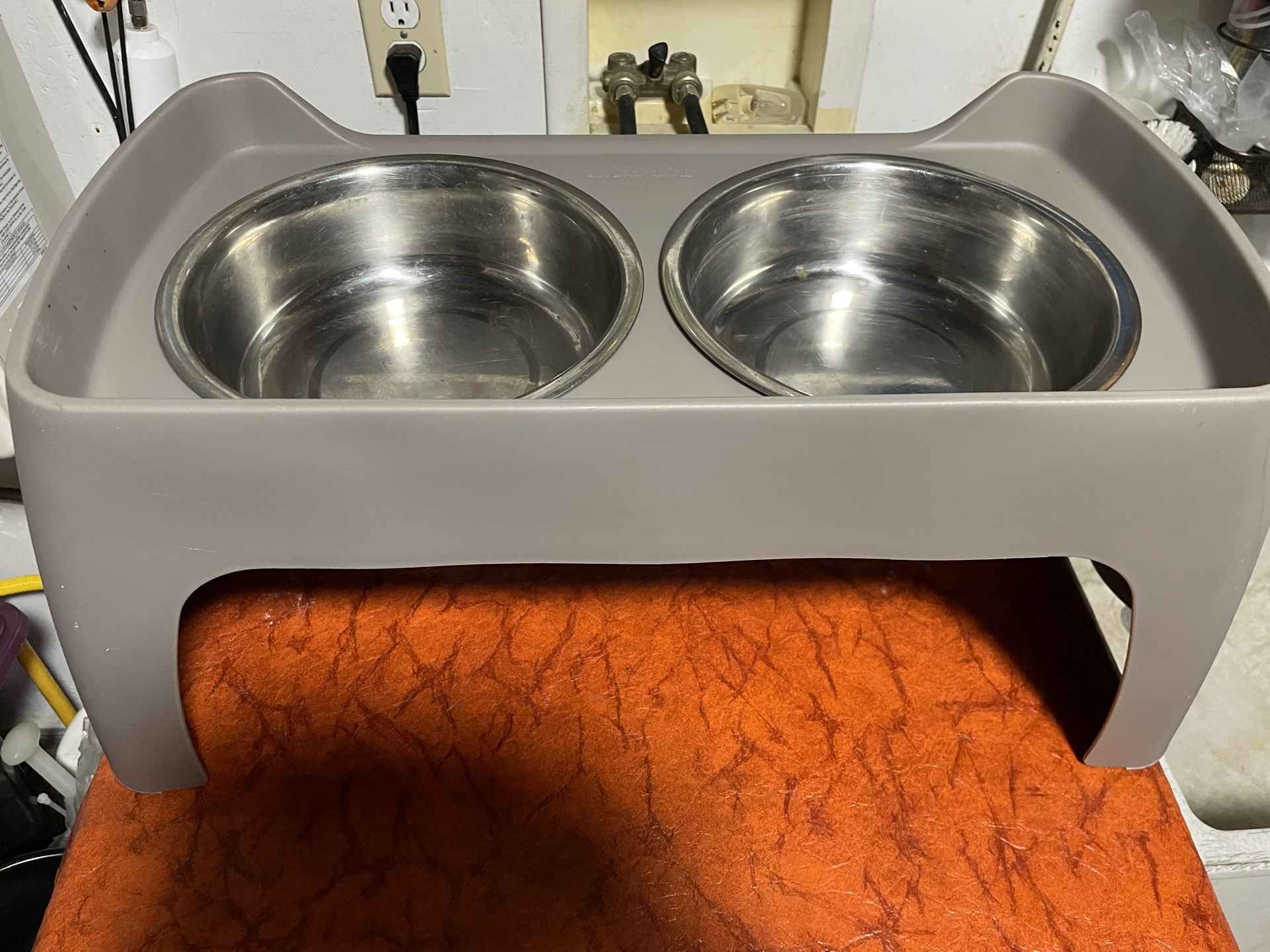 LARGE SIZE ELEVATED DOUBLE PET FEEDER