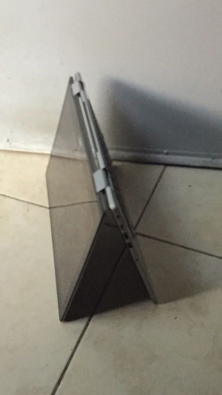 15.6” Dell Inspiron 2in1 Touchscreen i5 Processor 256gb SSD 8gb Ram Come With Charger Window 11