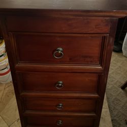 Wooden Tall Pyramid Chest Pedestal