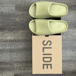 NEW YEEZY SLIDES Size 10 US