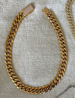 Gold Cuban chain 22mm