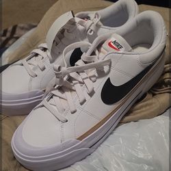 Nike Court Legacy Lift - Women's 