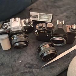 Vintage Old Cameras With Atachment Of Flash 