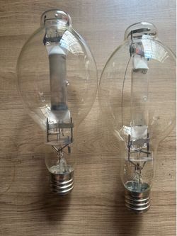 2 GE 1000W Metal Halide Industrial Light Bulbs