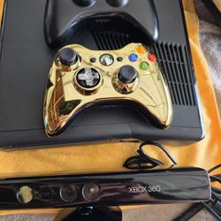 xbox 360 kinect 4g With 2 Controllers