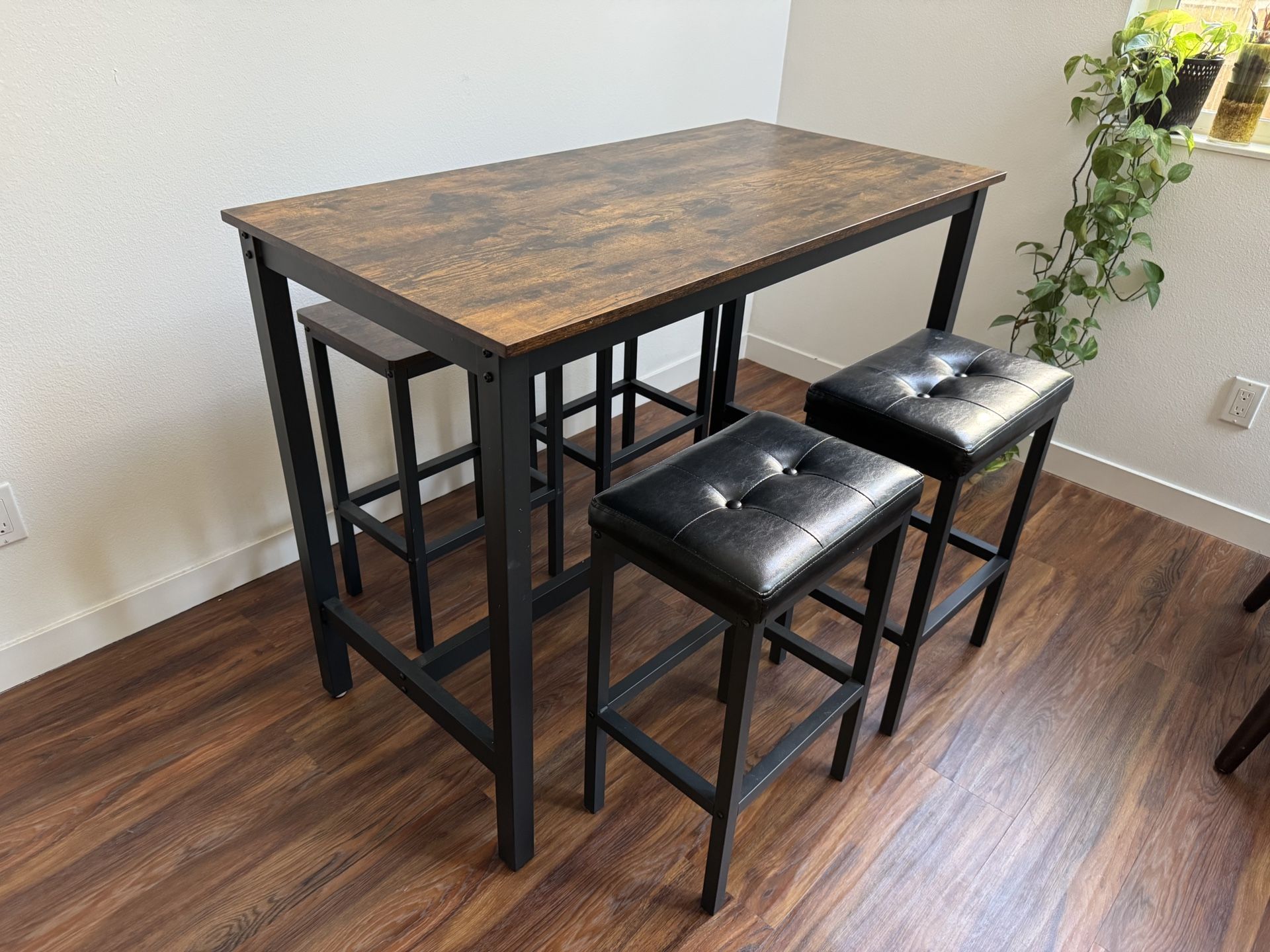 Bar Stools And Table