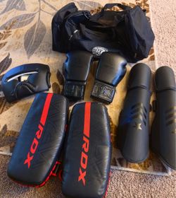 Boxing/MMA Gear Bundle with Bag