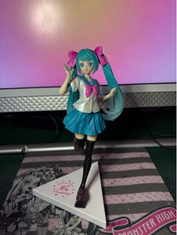 Hatsune Miku 16th Anniversary Figure