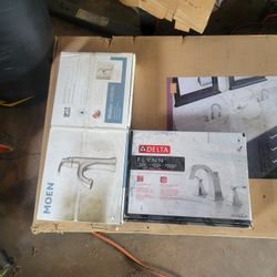 Allen & Roth Vanity Top With Bathroom Faucets