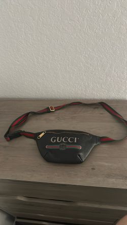 Gucci logo Fanny pack authentic