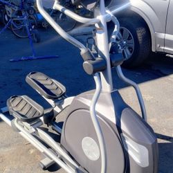 SPIRIT XE295 ELLIPTICAL