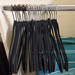 30 Black Velvet Hangers - Like new - Pick Up Only 