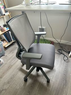 Ergonomic office chair