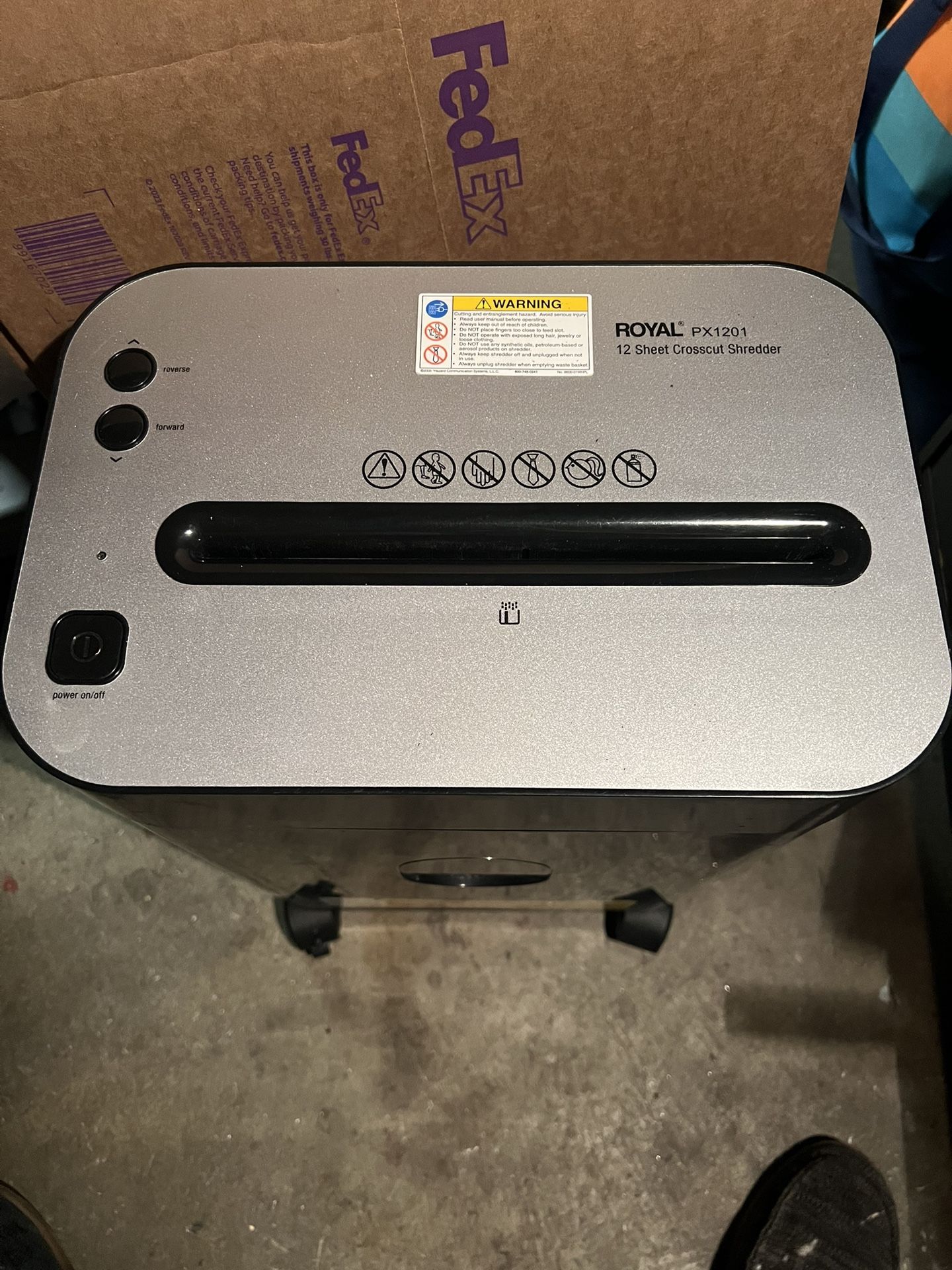 Royal Paper Shredder PX1201 works great! up to 12 sheets at a time!