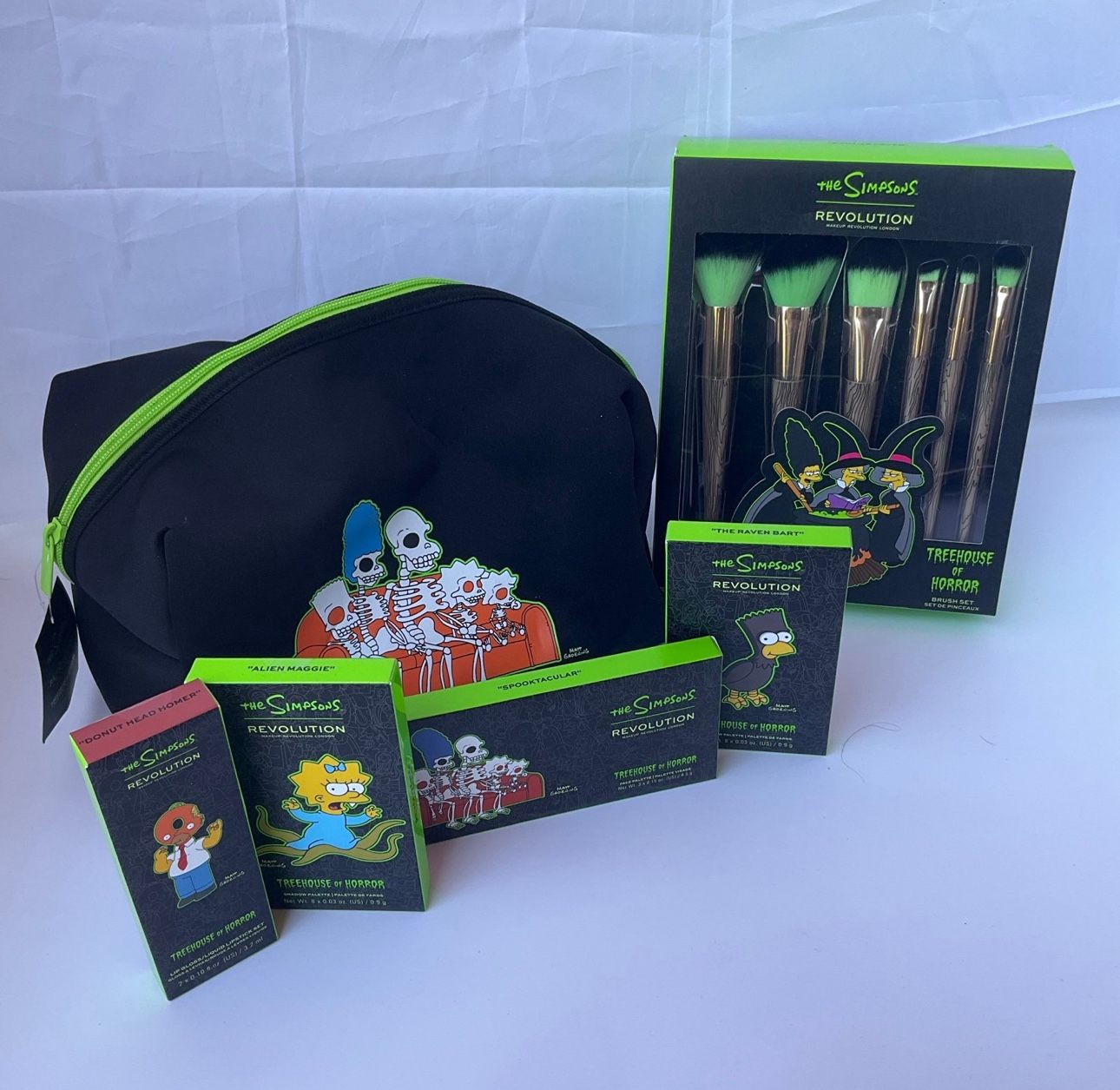 NEW Revolution The Simpsons Treehouse of Horror Eyeshadow & Face Palette & Bag