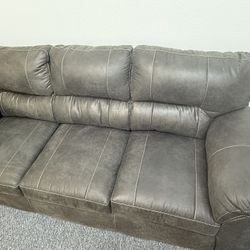 Leather 3 Seater Couch Jackson furniture  - Very Comfy