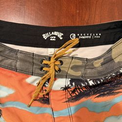 Mens Billabong Shorts Size 28