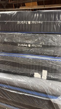 Nectar Premier Copper Memory Foam Queen size mattress 14” inches $229 only  Close out deals