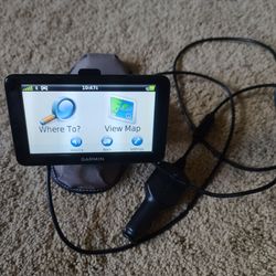 Garmin Nuvi 2595 GPS with bean bag mount