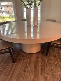 MODLOFT Daventry Round Dining Table – Warm Gray Lacquer – Excellent Condition