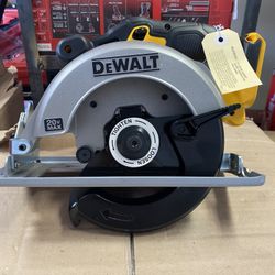 20-Volt MAX Cordless 6-1/2 in. Circular Saw (Tool-Only)