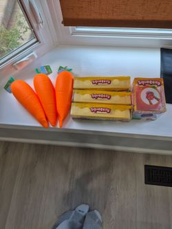 NEW. Sunny day squishies (squeeezy)