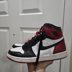 Jordan 1s Black Toe size 6.5 youth