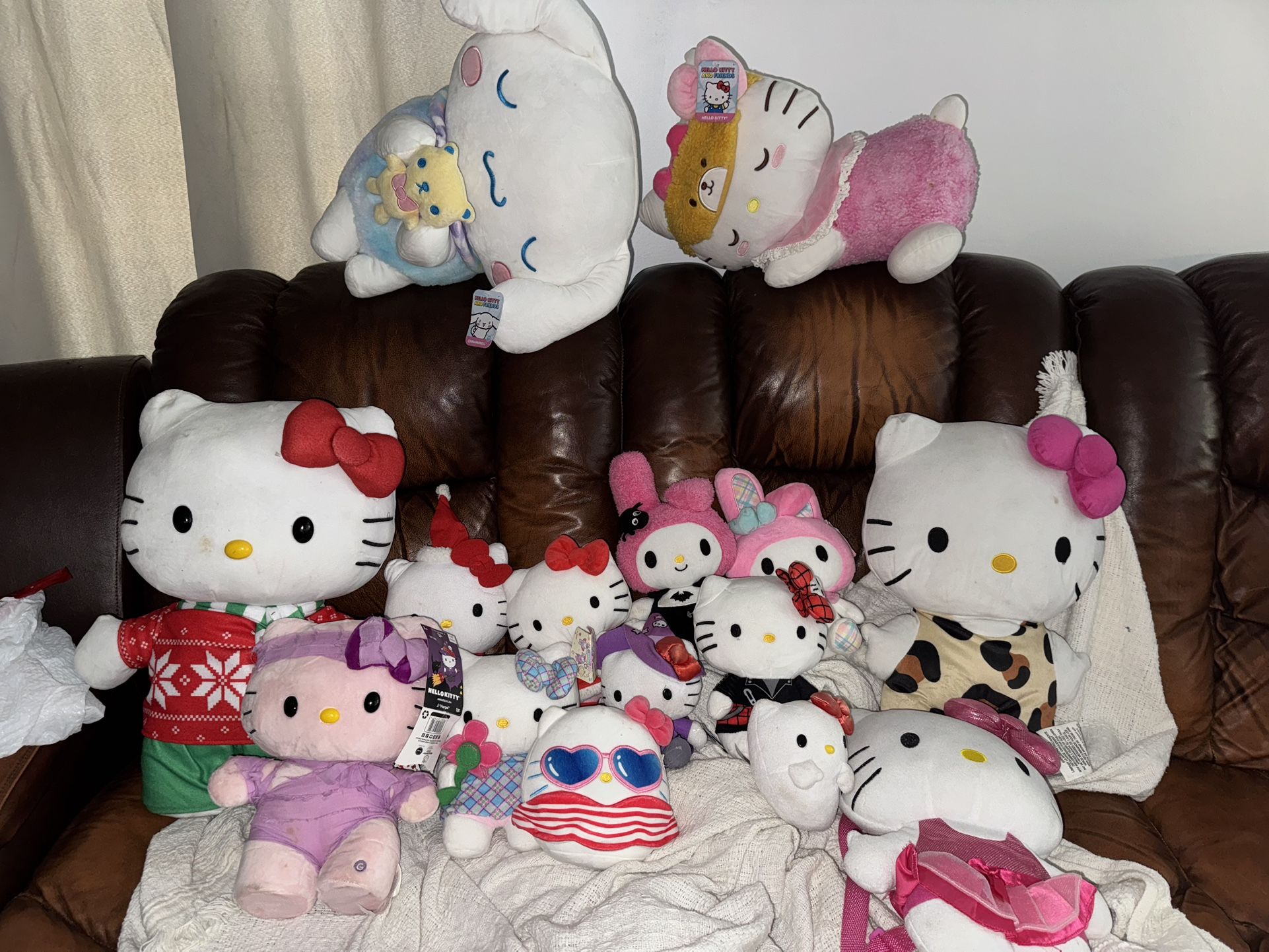 hello kitty lot