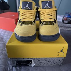 Air Jordan 4 Retro