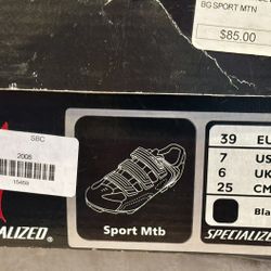 Specialized cycling shoes