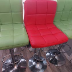 3 Chair Bar Stool.2 Grenn 1 red.