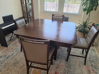 Counter Height Dining Table Set with 4 Chairs