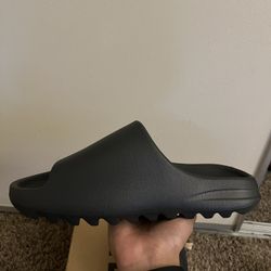 Adidas Yeezy Onyx Slides