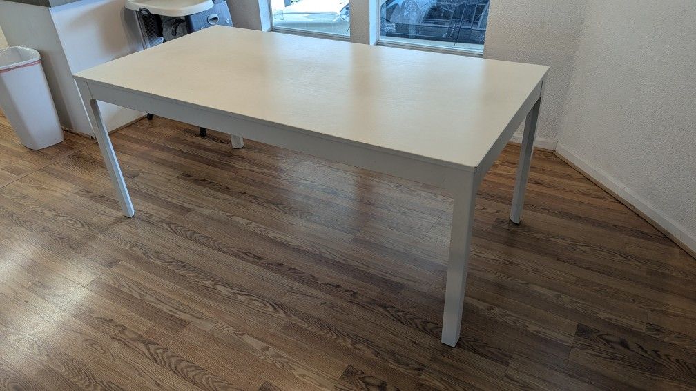 Dining Table And Chairs Set