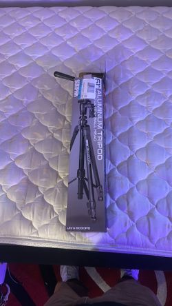 Sunpak 61” aluminum tripod
