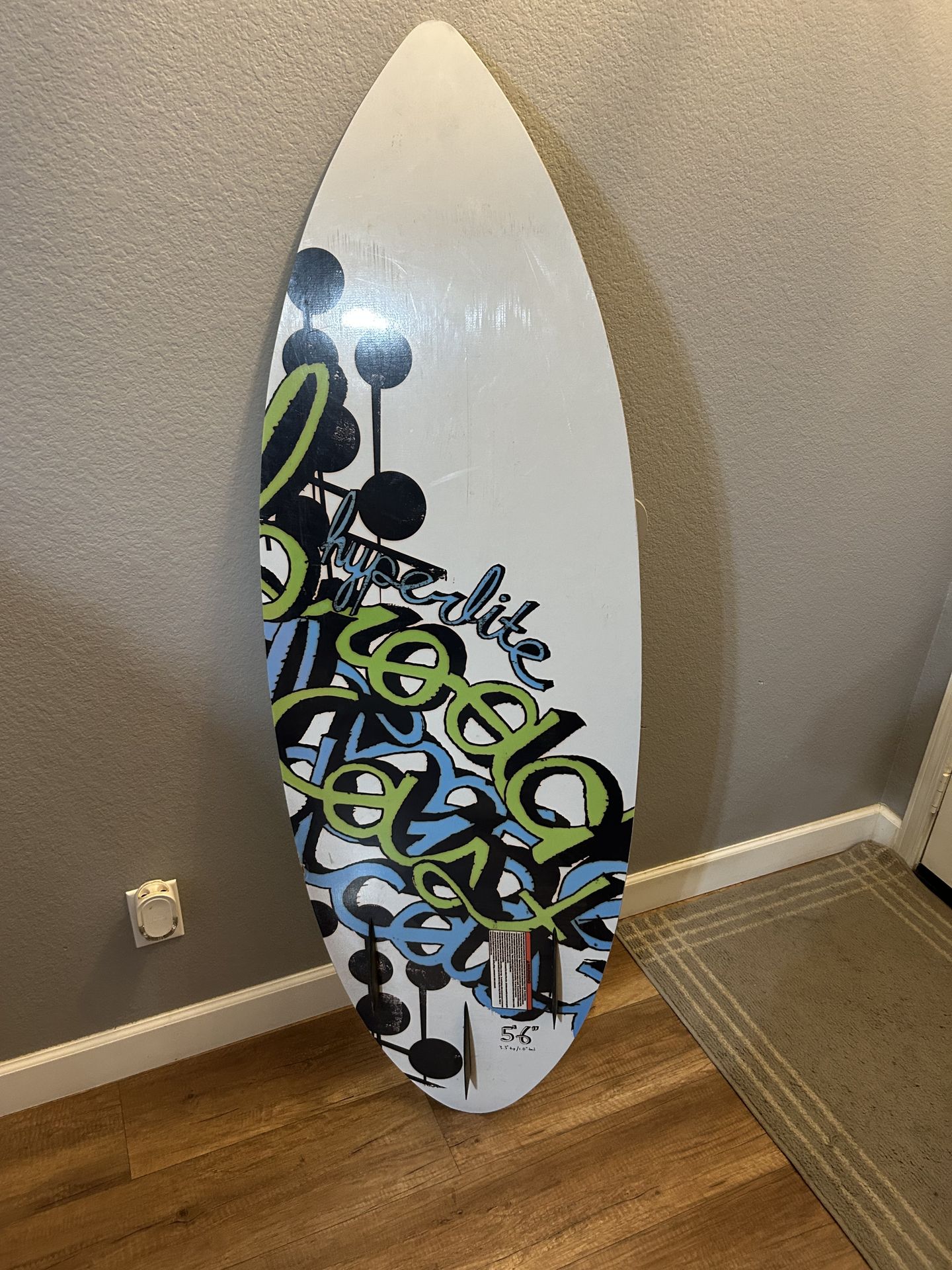 Hyperlite 5’6” Wakesurf Board – Great Condition