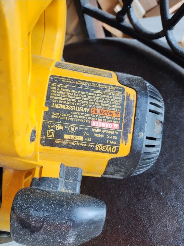 DeWalt Circular Saw Model Dw 368