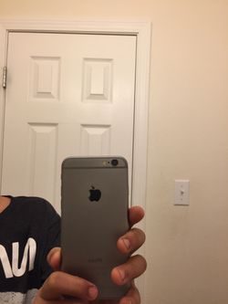 iphone 6 unlocked few scratches and logo scratched