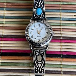 Fashion Watch Women Silver Tone Faux Turquoise Stone Band Stretch New Battery