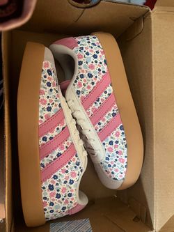 Size 1 girl adidas brand new never worn