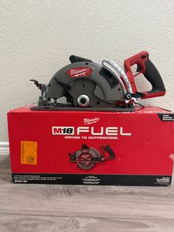 Milwaukee M18 FUEL 7-1/4" Rear Handle Circular Saw