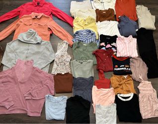Women’s clothing for SALE 🛍️ | Size Large & XL only