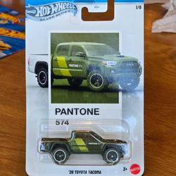Hot wheels Pantone 2020 Toyota Tacoma