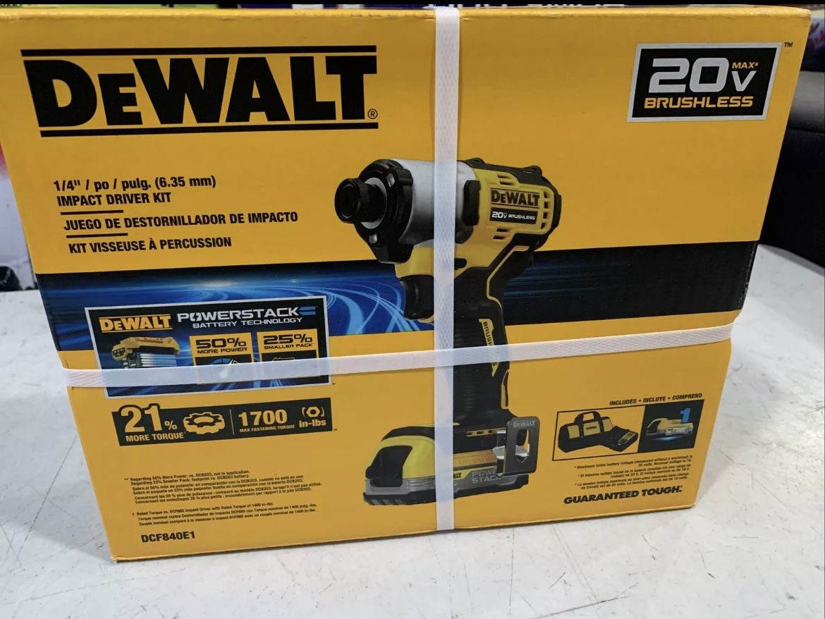 DEWALT 20V Max Impact Driver Kit with POWERSTACK Battery comes with bag charger & drill & battery (New)