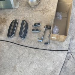 Harley Davidson 2023 Road Glide Passenger Pegs , Floorboards And Toe Shifter 