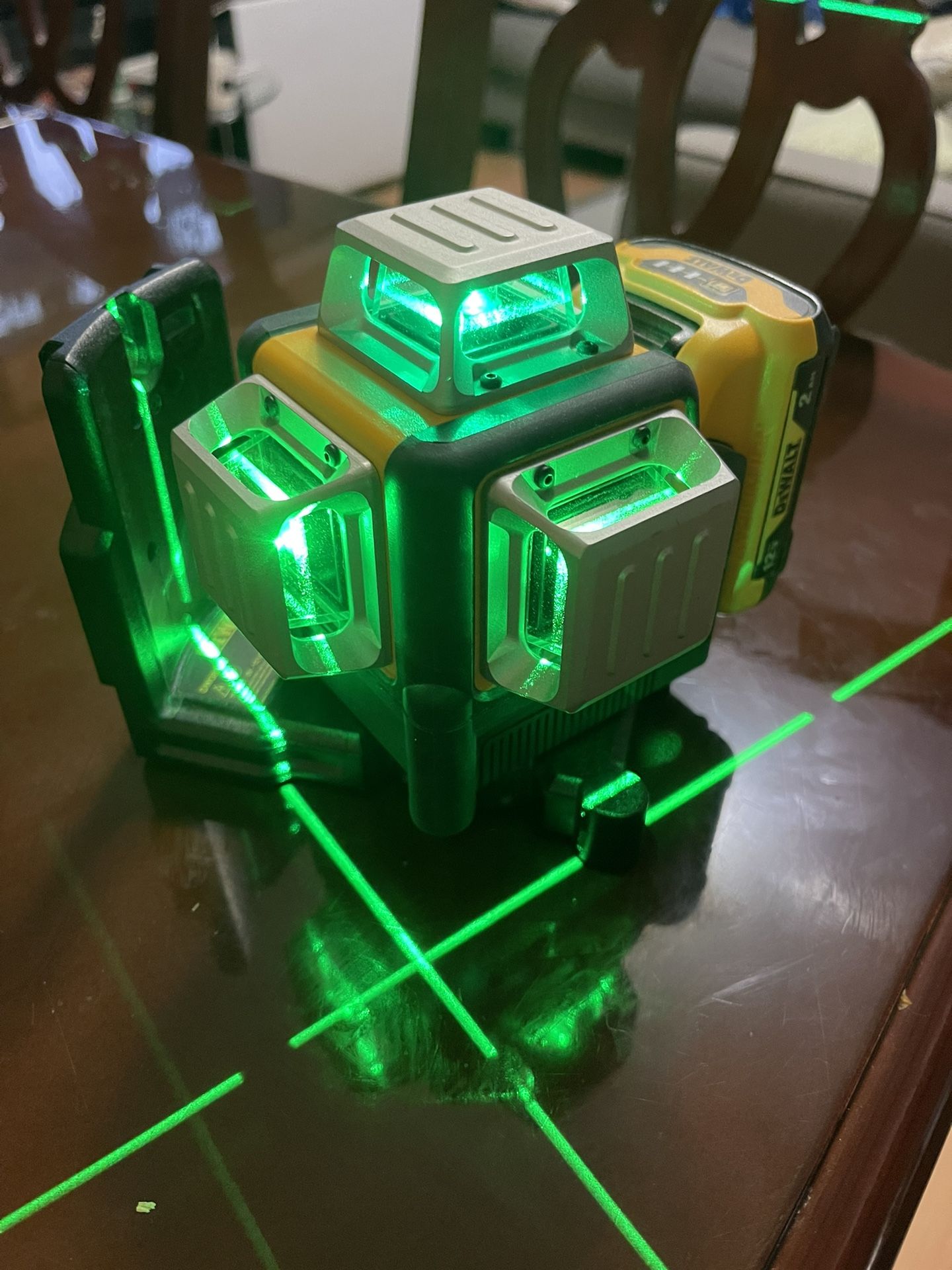 Dewalk Laser 360 DWO89LG. original