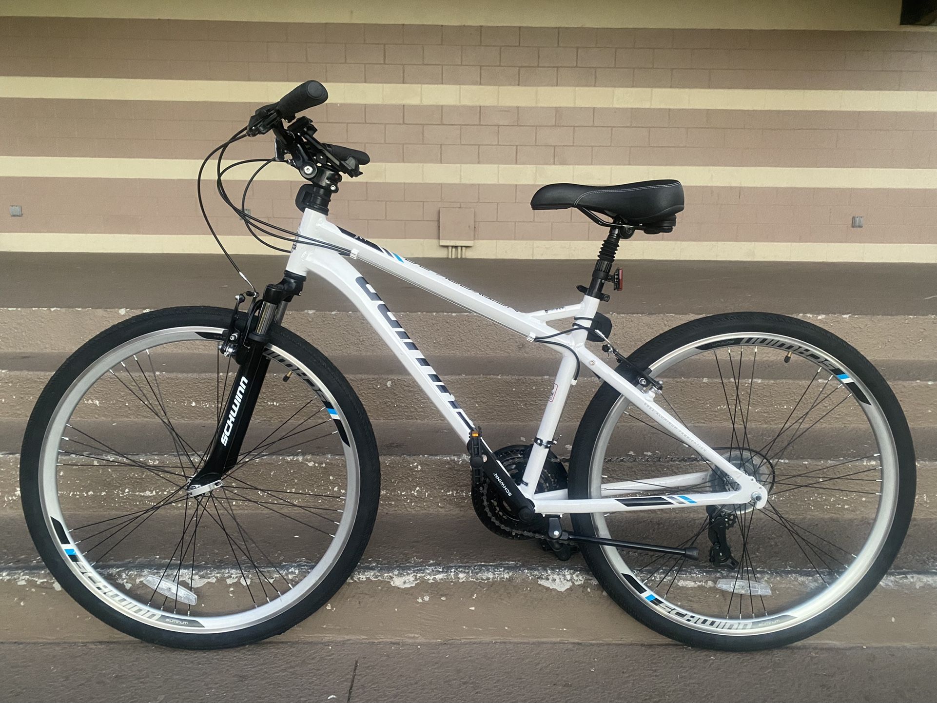 schwinn network 3.0 mens hybrid bike