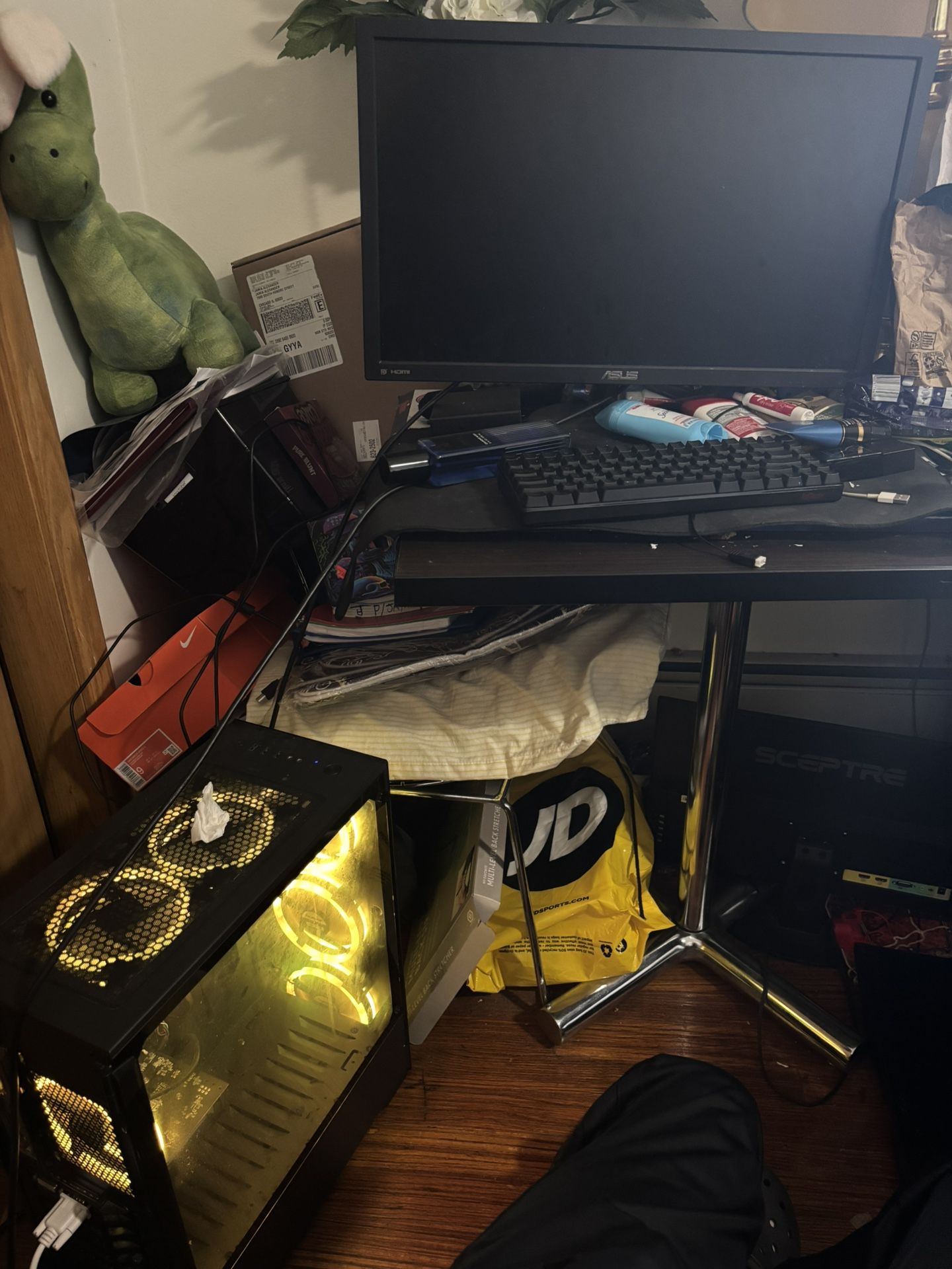 Pc,Monitor,keyboard & Mouse