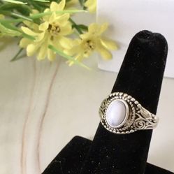 White Marbled Ring, Size 7